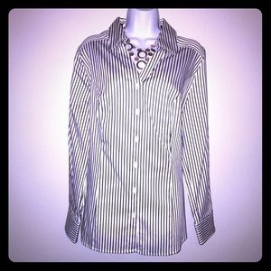 🌟Black and White Slim Shirt🌟