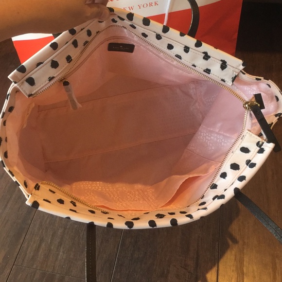 🎉Sale🎉 New Kate Spade Tote - Picture 3 of 4