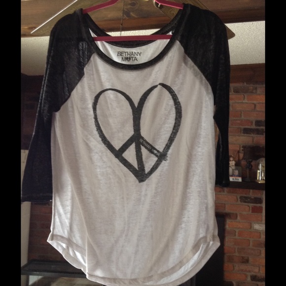 3/4 sleeve t shirt