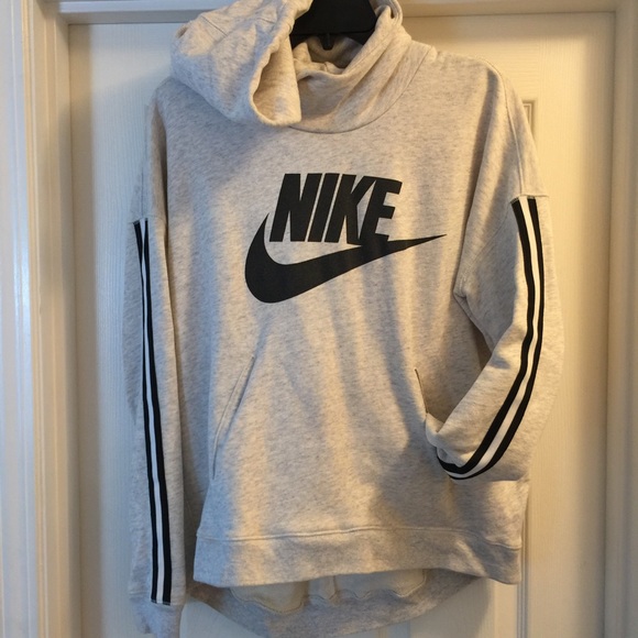 Nike Tops - Nike High-Low sweatshirt