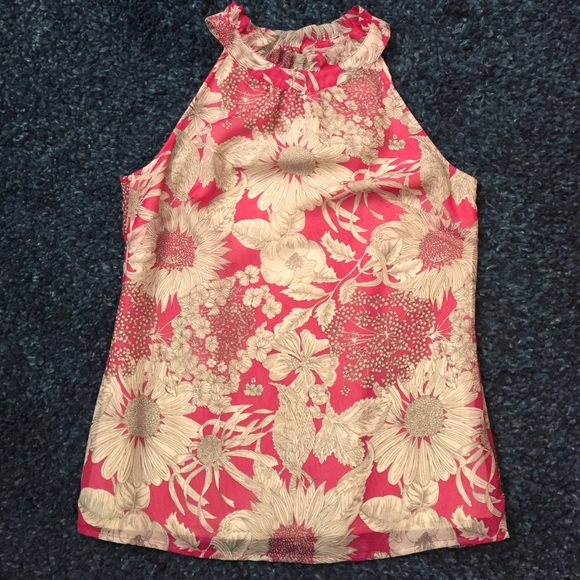 Cute pink floral shirt - size XS