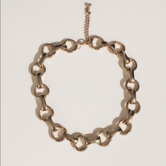 Gold chain linked statement necklace. - Picture 1 of 1