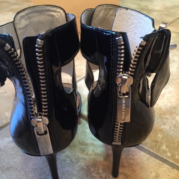 Sold Michael Kors Shoes - Picture 3 of 3