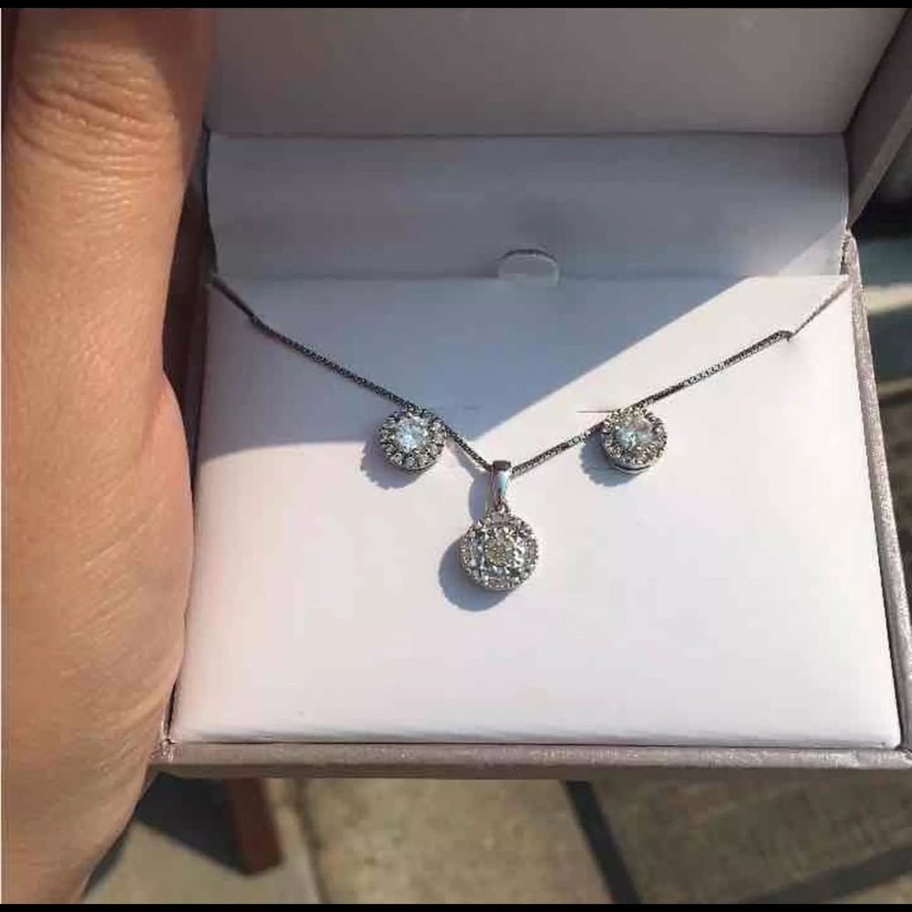 Diamond pendant