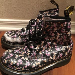 Dr.Marten floral boots