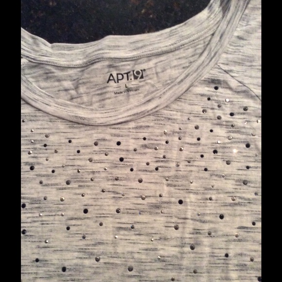 Top - Picture 2 of 2