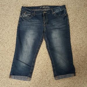 Rue 21 capri shorts