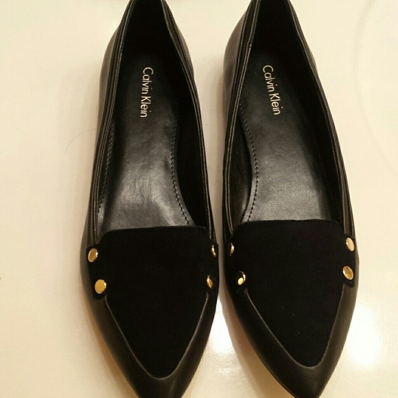 🔴SOLD🔴Calvin Klein Flats - Picture 4 of 4