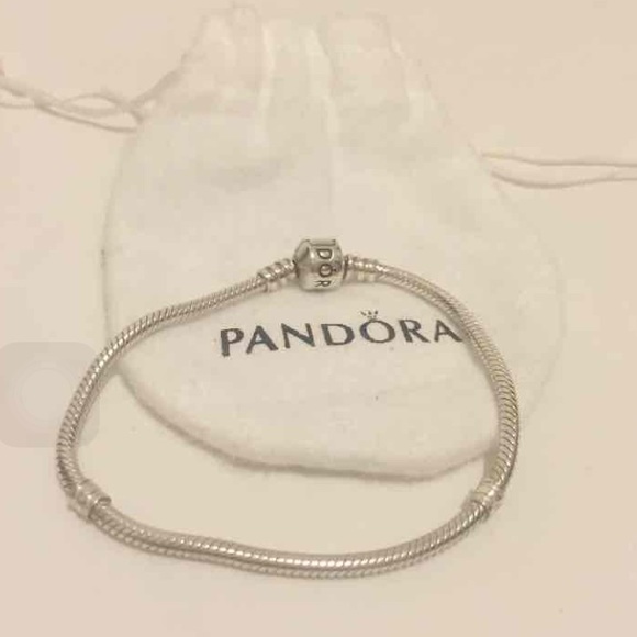 7 1/2 Pandora Bracelet ✨