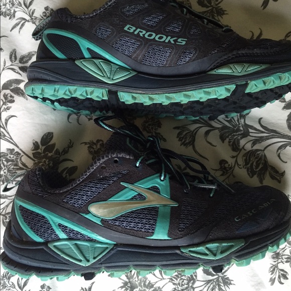🎉FINAL SALE PRICE❗️Brooks Cascadia Trail Runners6