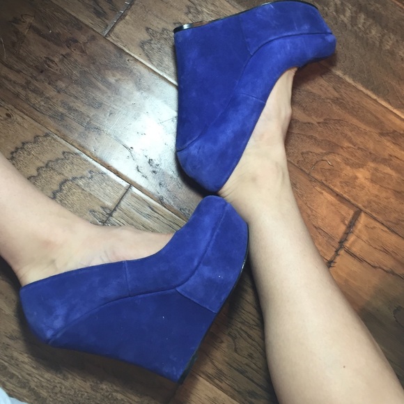 Steve Madden Blue Suede Pammyy Wedge - Picture 4 of 4