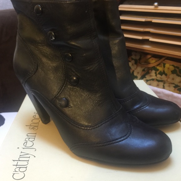 Cathy Jeans booties
