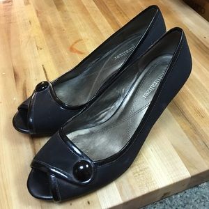 Black dress shoes