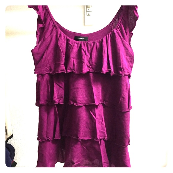 Cute flirty ruffled tank - Picture 1 of 2