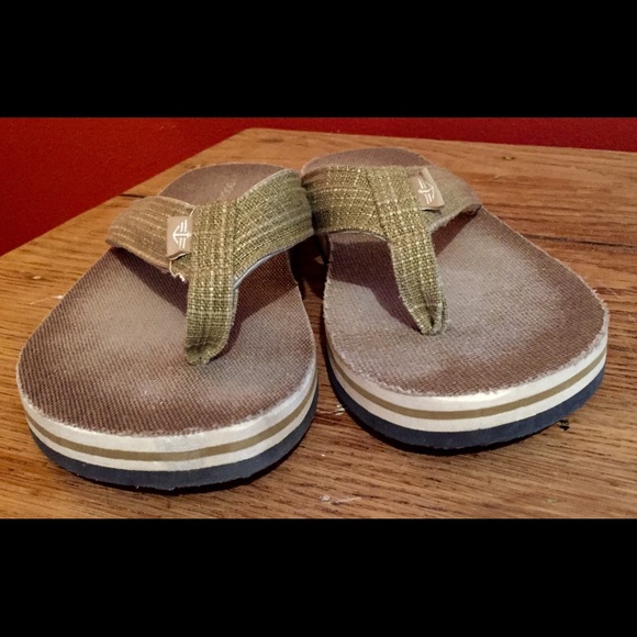 Women's Dockers Flip Flops! Size 9.5-10.5  Tan