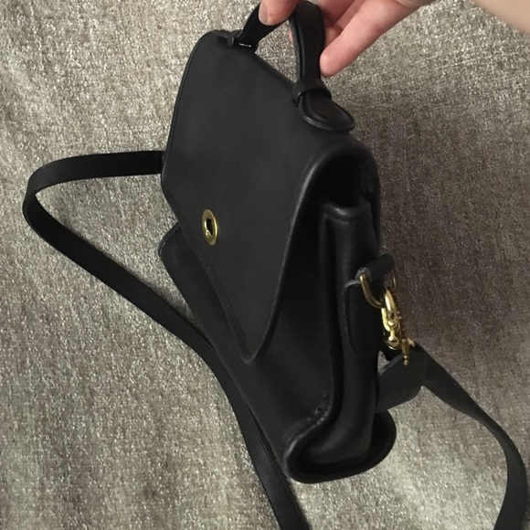 Vintage black leather coach purse. Turn hinge. - Picture 2 of 4