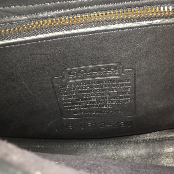 Vintage black leather coach purse. Turn hinge. - Picture 4 of 4