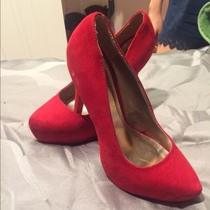 Red Pumps