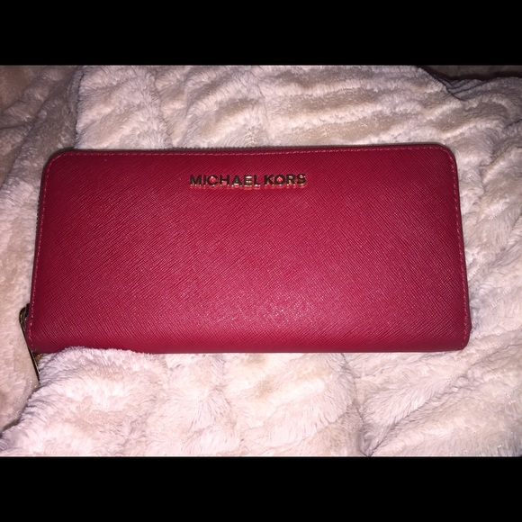 Michael Kors Wallet - Picture 1 of 4