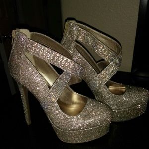 Sparkling Light and omfortable Shoe
