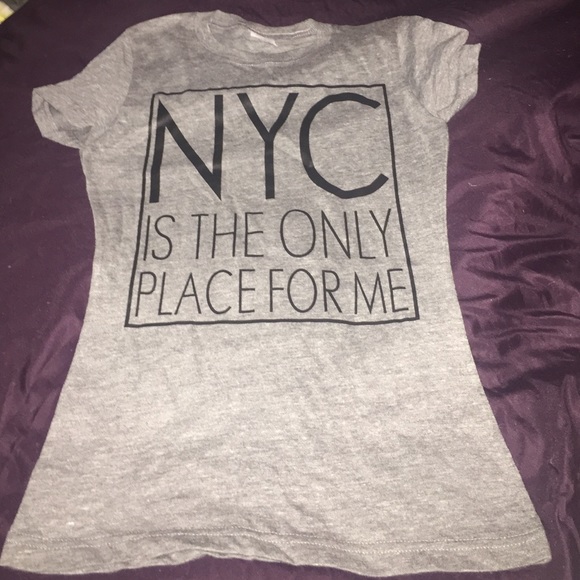 NYC cotton tee. Never been worn 💜💜🛍