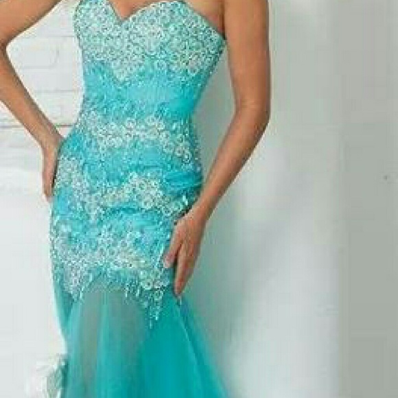 Tony Bowls mermaid gown