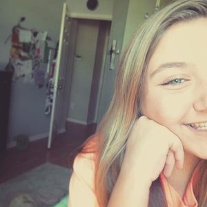 Meet your Posher, Ava