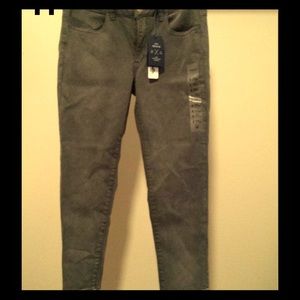 24 HOUR SALE!! NWT Grey American Eagle Jeggings