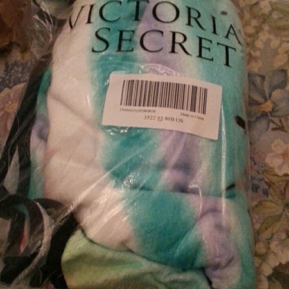 Victoria's secret round beach towel