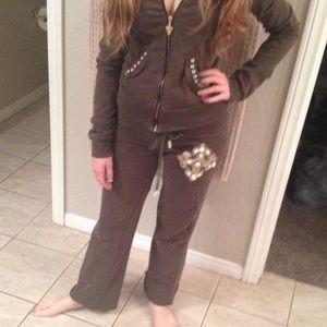 Twisted Heart army green sweats outfit