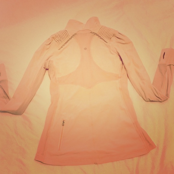 lululemon athletica Tops - Light pink lululemon pullover 💕