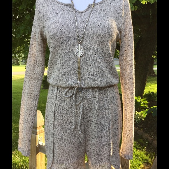 ‼️sold‼️LIGHTWEIGHT CHIC ROMPER - Picture 3 of 5