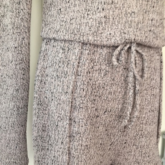 ‼️sold‼️LIGHTWEIGHT CHIC ROMPER - Picture 4 of 5