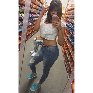 Meet your Posher, Joynnette