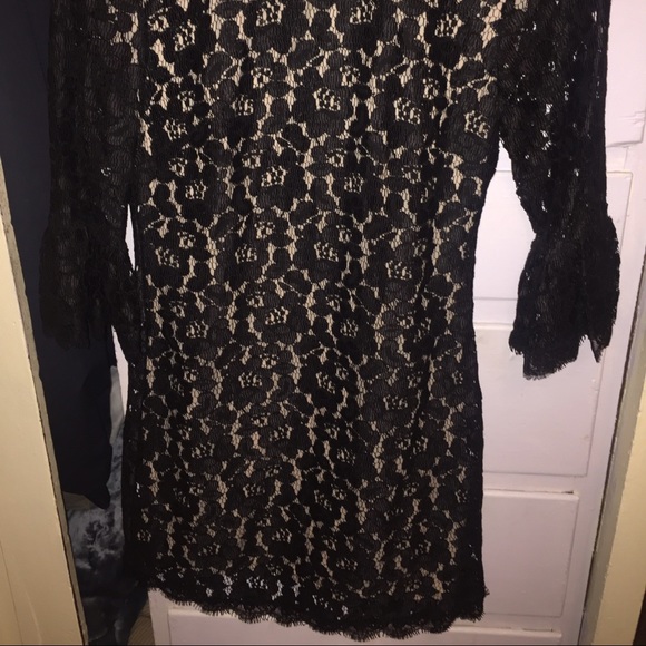 Lace mini dress - Picture 2 of 4