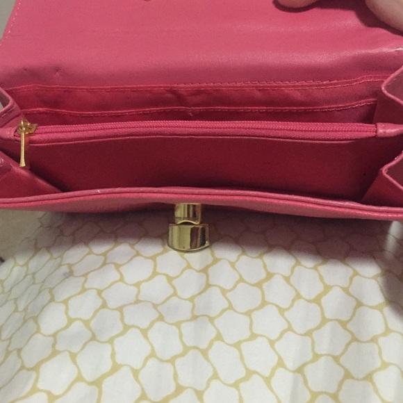 ❌SOLD❌ Target Wallet - Picture 2 of 2