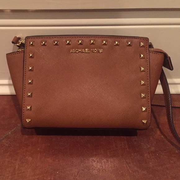 Micheal Kors Messenger