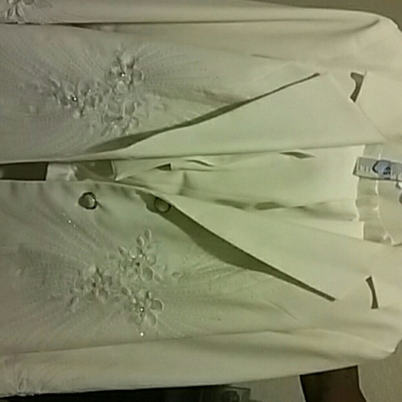 Skirt suit