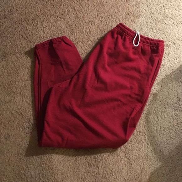 ***SOLD*** 🎉🎉 Maroon Unisex Sweatpants!