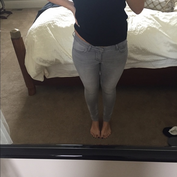 Old Navy Rockstar Mid Rise Skinny Jeans - Picture 4 of 4