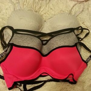 Set of three brallettes