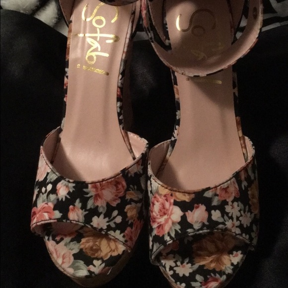 Heels - Picture 2 of 4