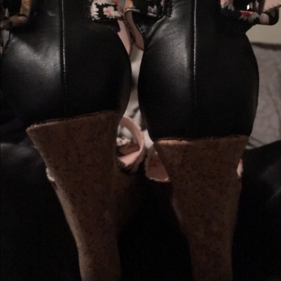 Heels - Picture 3 of 4