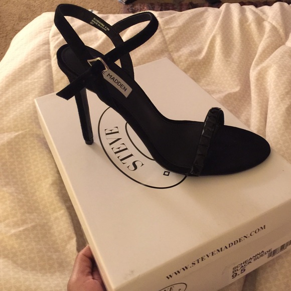 Woman Steve Madden shoe