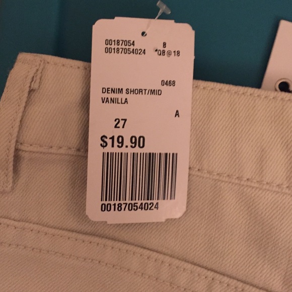 Sz 27 Off white high rise denim shorts - Picture 4 of 4