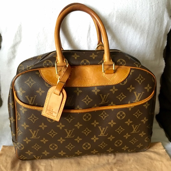 🌹SOLD🌹Authentic Louis Vuitton Deauville