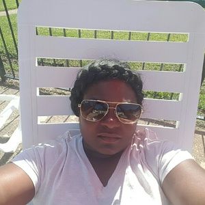 Meet your Posher, Lea