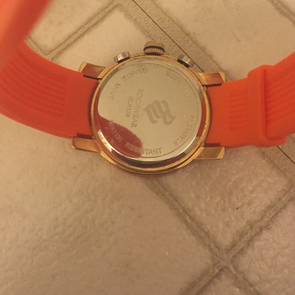 Watch - Picture 2 of 4