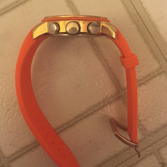 Watch - Picture 3 of 4