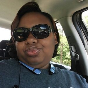 Meet your Posher, Latoya